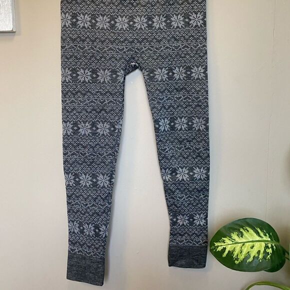ShoSho Women’s Thick Lined Winter Leggings - Picture 2 of 4